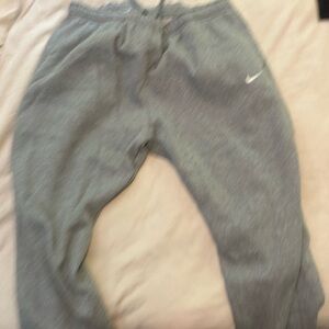 Men’s gray Nike joggers. Like new.
